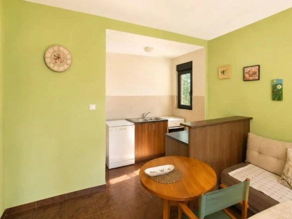 Kuća 136 m² na uređenom placu od oko 1.300 m² – Spuž, Danilovgrad
