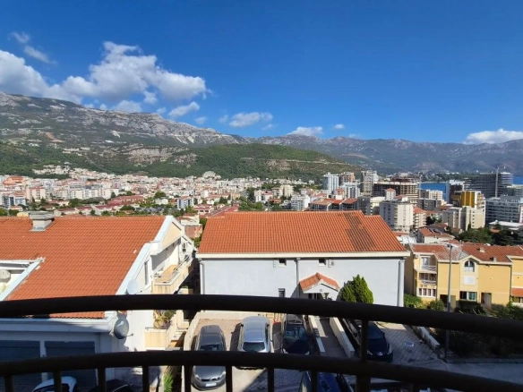 Dvosoban stan 50 m² sa terasom i pogledom na more – Babin Do, Budva