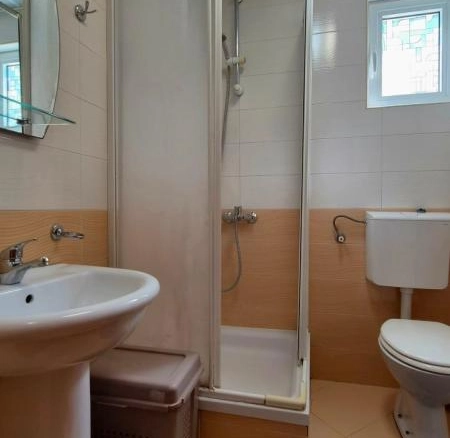 Dvosoban stan 50 m² sa terasom i pogledom na more – Babin Do, Budva