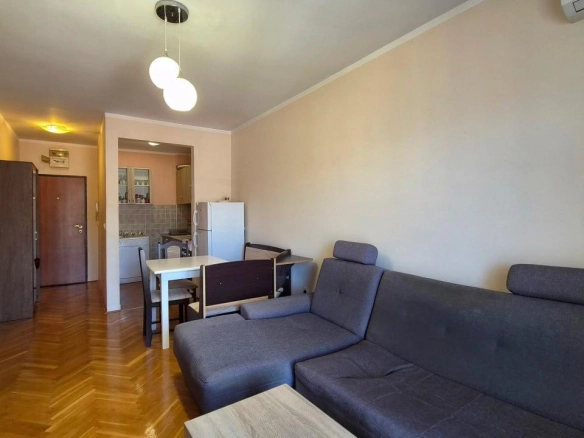 Dvosoban stan 50 m² sa terasom i pogledom na more – Babin Do, Budva