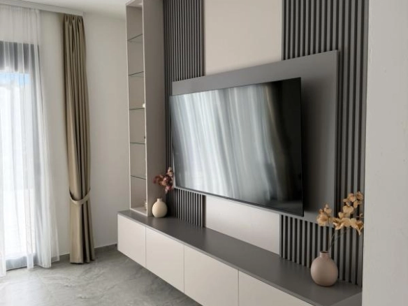 Izdavanje: Kuća 160 m² sa bazenom i placom 400 m² – Vitići, Bar