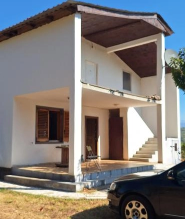 Kuća 162 m² sa vinogradom i placom od 2.710 m² – Danilovgrad