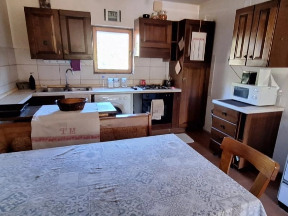 Kuća 162 m² sa vinogradom i placom od 2.710 m² – Danilovgrad