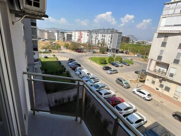 Garsonjera 30 m² u novogradnji sa terasom i pogledom na grad – Zabjelo, Podgorica