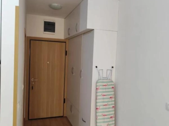 Izdavanje: Garsonjera 38 m² na prvom spratu, namještena – Golubovina, Budva