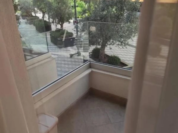 Izdavanje: Garsonjera 38 m² na prvom spratu, namještena – Golubovina, Budva