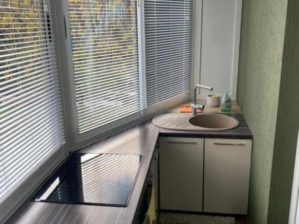 Garsonjera 34 m² potpuno namještena, na prvom spratu – Babin Do, Budva