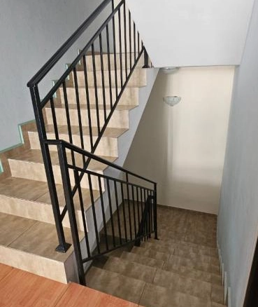 Izdavanje: Garsonjera 20 m² na 400 m od mora – Šušanj, Bar