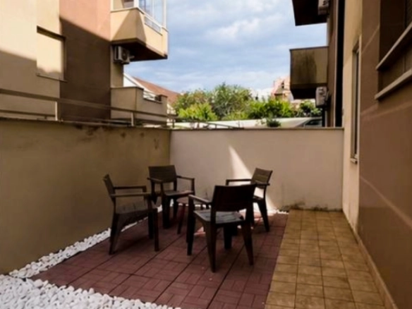 Garsonjera 55 m² sa terasom od 30 m² u prizemlju – Zabjelo, Podgorica