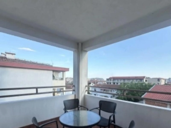 Izdavanje: Jednosoban stan 55 m² u zgradi bez lifta – Podmaine, Budva