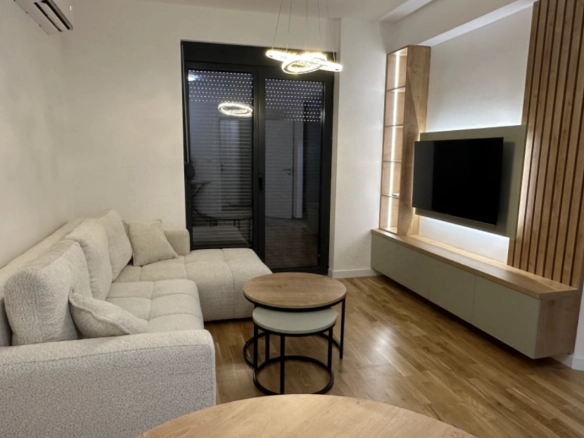Jednosoban stan 43 m² sa garažom i dvorištem – Šušanj, Bar