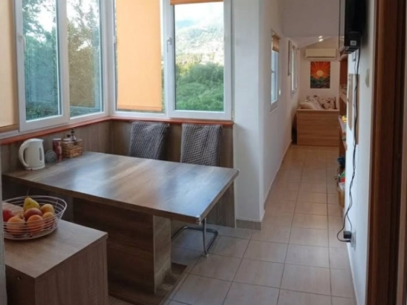 Dvosoban stan 59 m² sa terasom i pogledom na planine – Igalo, Herceg Novi