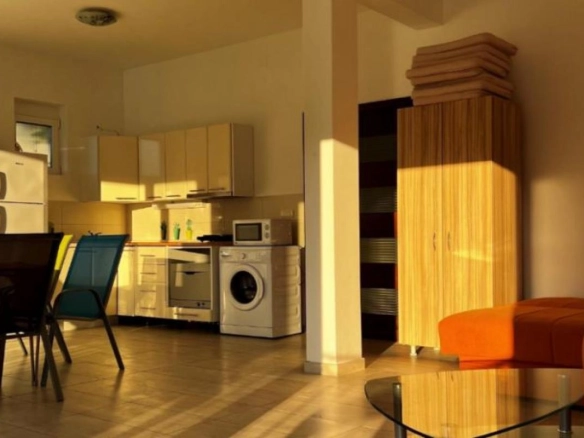 Kuća 148 m² na prvoj liniji do mora sa bazenom – Lepetane, Tivat