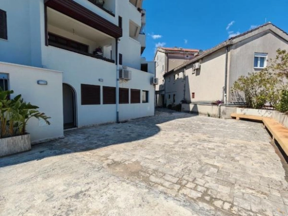 Jednosoban stan 77 m² sa terasom i pogledom na more – Dubovica, Budva