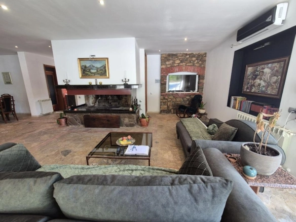 Kuća 222 m² u mirnom okruženju na zatvorenom posjedu – Utjeha, Bar