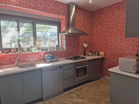 Kuća 222 m² u mirnom okruženju na zatvorenom posjedu – Utjeha, Bar