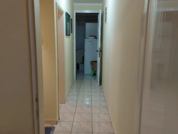 Jednosoban stan 48 m² sa terasom i djelimičnim pogledom na more – Sveti Stefan, Budva