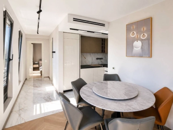 Jednosoban stan 104 m² sa velikom terasom i pogledom na more – Đuraševići, Tivat
