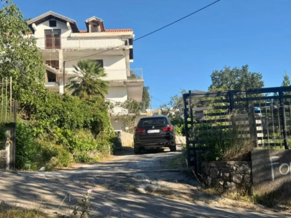 Kuća 350 m² za renovaciju sa panoramskim pogledom – Ratac, Bar