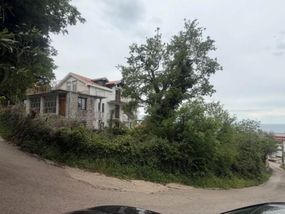 Kuća 350 m² za renovaciju sa panoramskim pogledom – Ratac, Bar