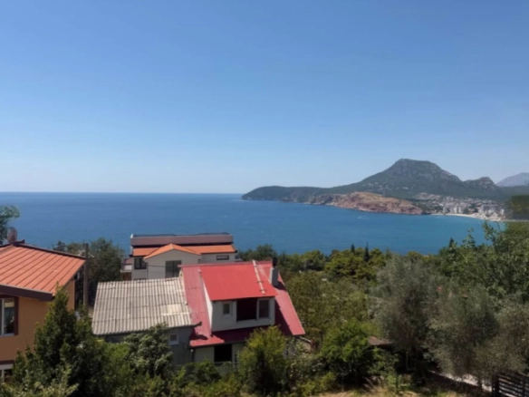 Kuća 350 m² za renovaciju sa panoramskim pogledom – Ratac, Bar