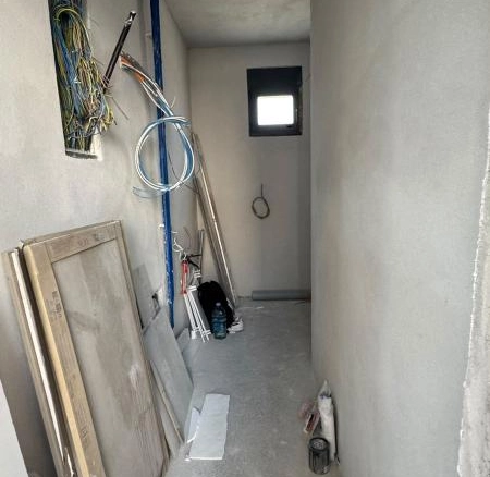 Kuća 280 m² sa bazenom na placu od 420 m² – Polje, Bar