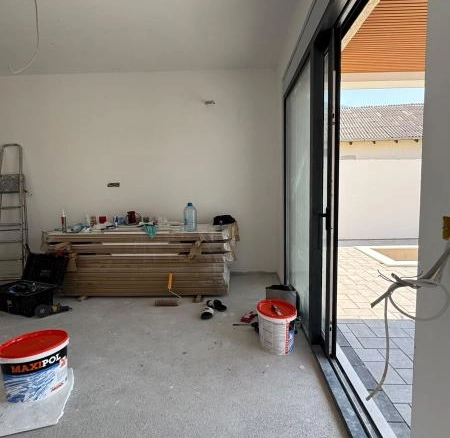 Kuća 280 m² sa bazenom na placu od 420 m² – Polje, Bar
