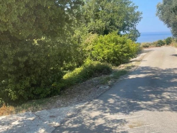 Urbanizovan ravan plac 654 m² sa pogledom na more – Reževići, Budva