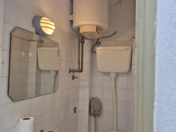 Poslovni prostor 18 m² na prometnoj lokaciji u centru – Budva