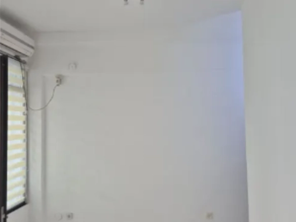 Poslovni prostor 18 m² na prometnoj lokaciji u centru – Budva