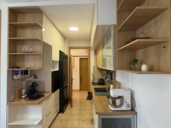 Jednosoban stan 62 m² potpuno renoviran, sa pogledom na planine – Bar