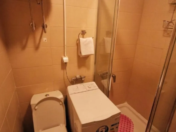 Garsonjera 26 m² na prvom spratu, potpuno namještena – centar Budve