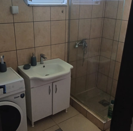 Kuća 82 m² na ravnom placu od 1300 m² sa voćnjakom – Danilovgrad