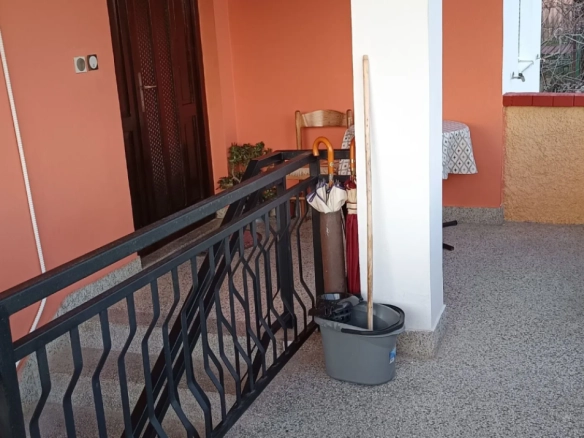 Kuća 237 m² sa tri odvojena stana i pogledom na more – Topla, Herceg Novi