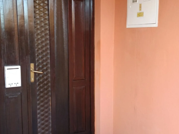 Kuća 237 m² sa tri odvojena stana i pogledom na more – Topla, Herceg Novi