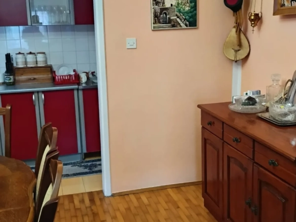 Kuća 237 m² sa tri odvojena stana i pogledom na more – Topla, Herceg Novi