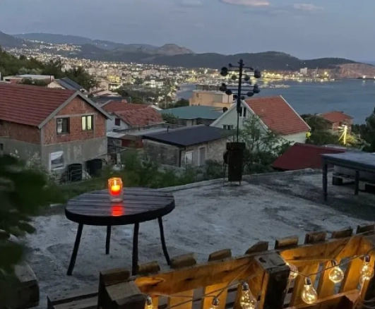 Tri kuće 159 m² na brdu sa pogledom na more – Vitići, Bar