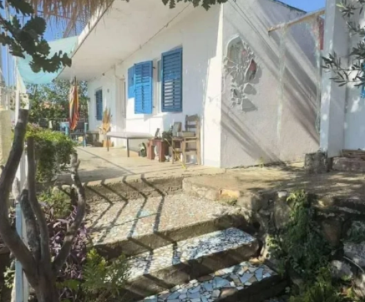 Tri kuće 159 m² na brdu sa pogledom na more – Vitići, Bar
