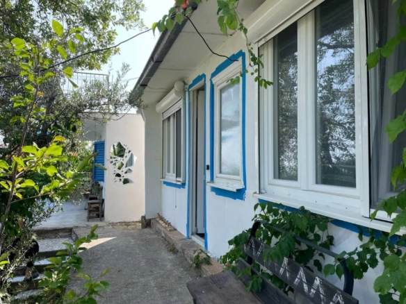 Tri kuće 159 m² na brdu sa pogledom na more – Vitići, Bar