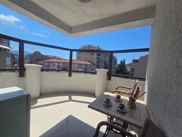 Trosoban stan 114 m² na dva nivoa sa terasom – Rozino, Budva