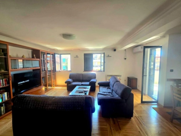 Trosoban stan 114 m² na dva nivoa sa terasom – Rozino, Budva