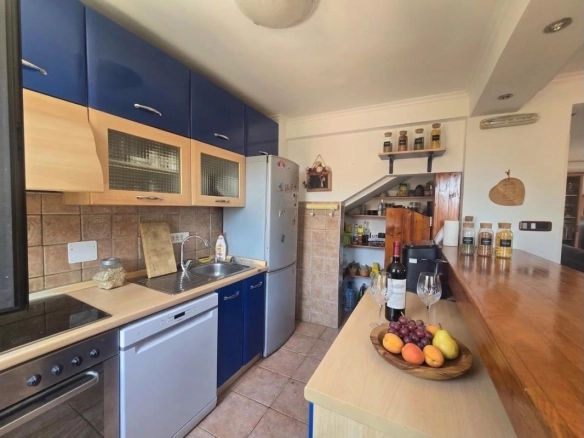 Trosoban stan 114 m² na dva nivoa sa terasom – Rozino, Budva