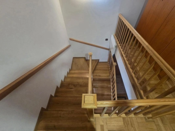 Trosoban stan 114 m² na dva nivoa sa terasom – Rozino, Budva
