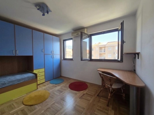 Trosoban stan 114 m² na dva nivoa sa terasom – Rozino, Budva