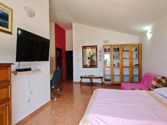 Jednosoban stan 44 m² sa panoramskim pogledom na more – Rafailovići, Budva