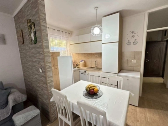 Dvosoban stan 48 m² u novogradnji sa liftom – Dobrota, Kotor