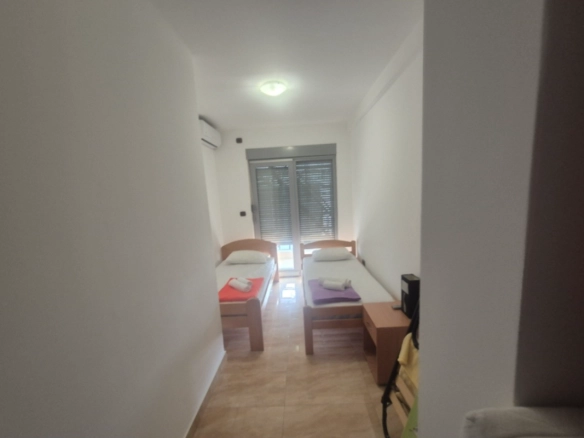 Dvosoban stan 97 m² na prvoj liniji do mora – Rafailovići, Budva