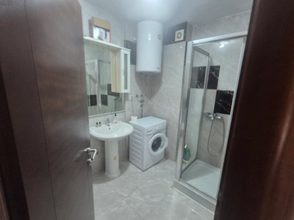 Dvosoban stan 97 m² na prvoj liniji do mora – Rafailovići, Budva