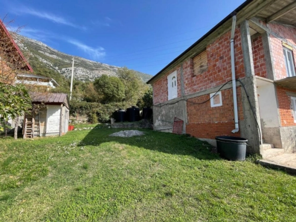 Polovina kuće 95 m² sa pogledom na more – Sutomore, Bar