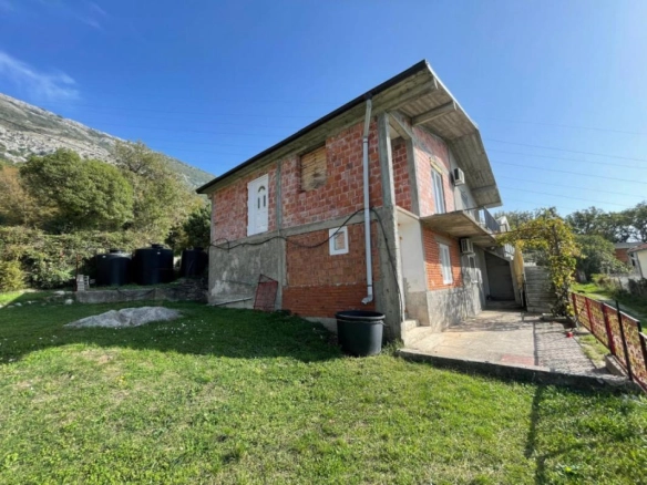 Polovina kuće 95 m² sa pogledom na more – Sutomore, Bar